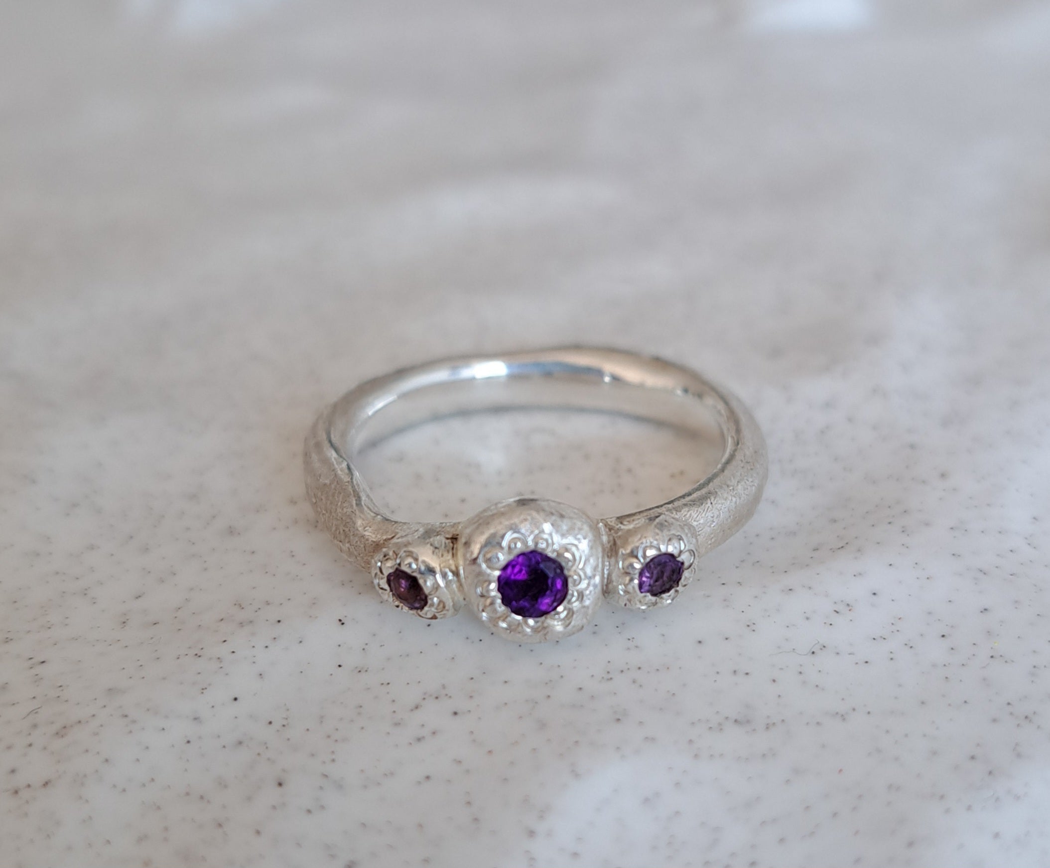 Anillo Triada