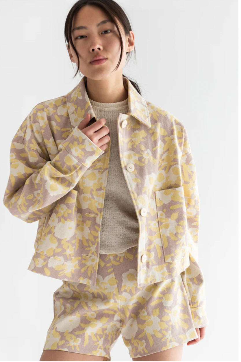 Chaqueta Omi mezclilla estampada