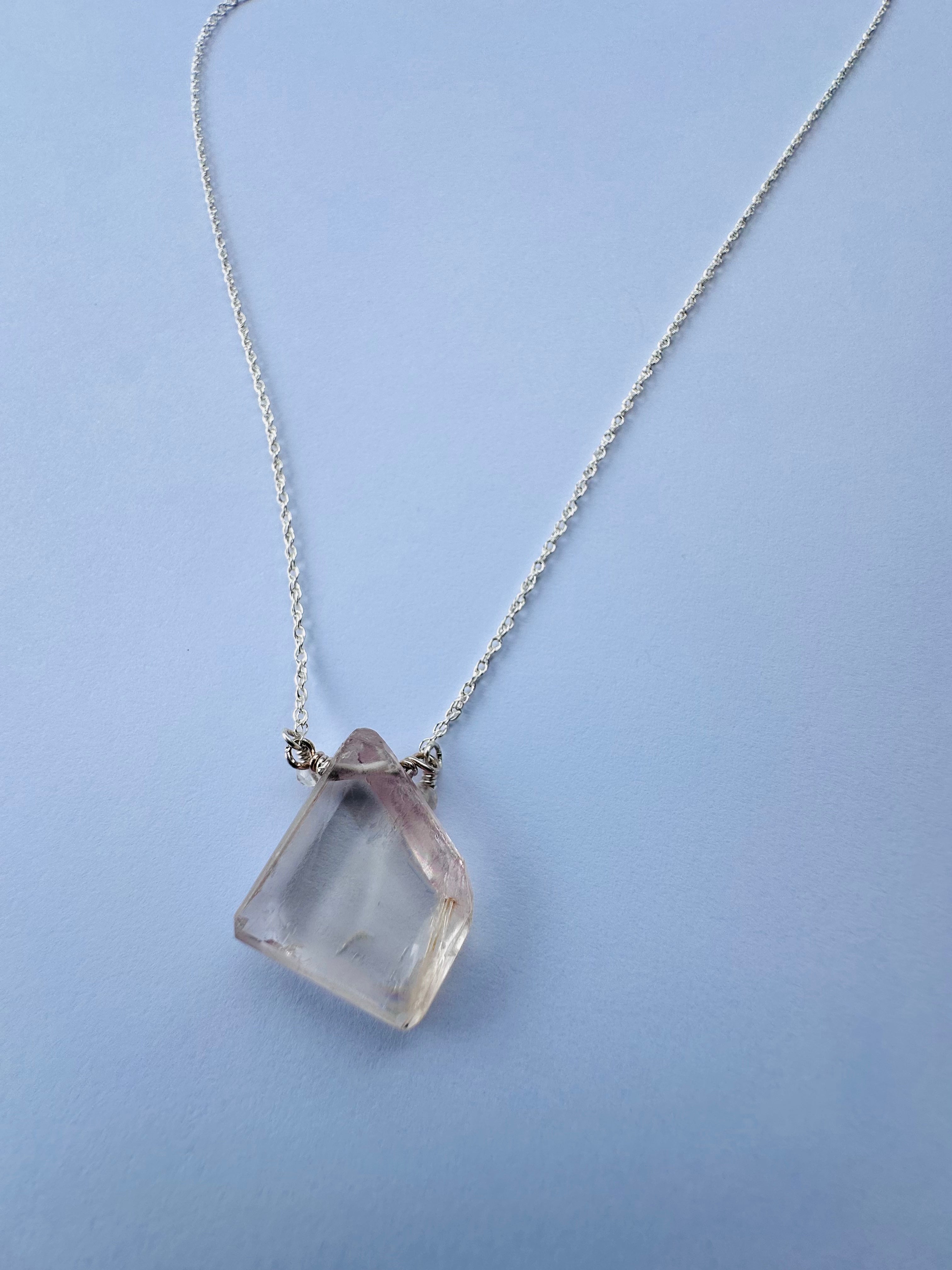 Gargantilla cadena plata Kunzita